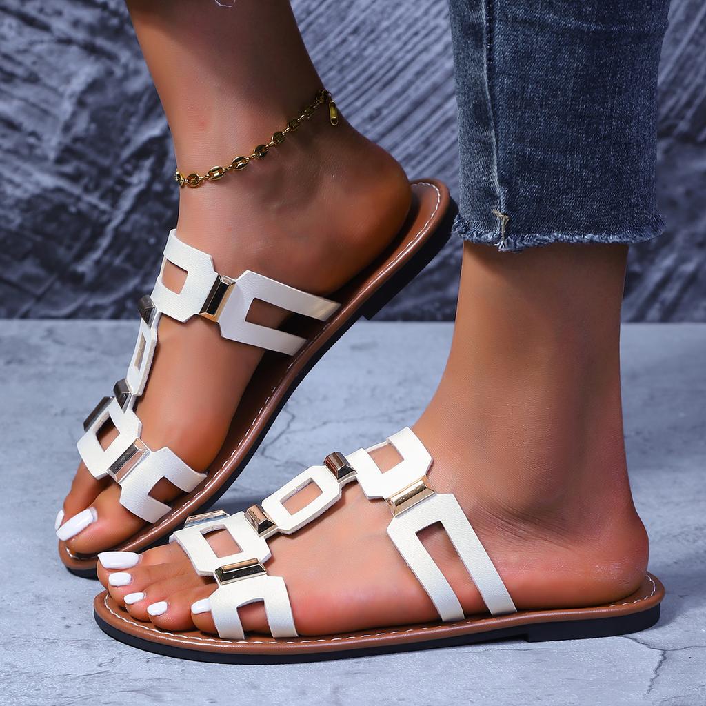 Fashion 2025 Round Headed Leather Ladies' Sandals Flat Casual Beach Shoes Comfortable Footwear with Metal Decoration Fashion Women Shoes