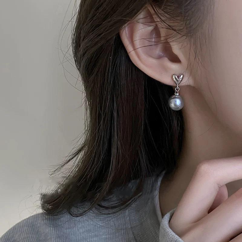 Pearl Earrings Women's High-end Earrings Ear Jewelry High-end Stud Earrings Niche Design Light Luxury