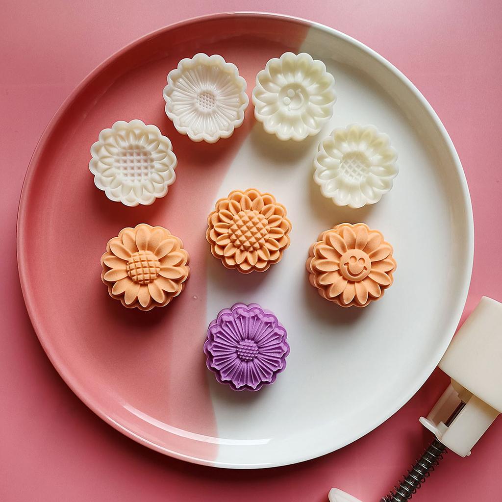 100g Plastic Material Mooncake Molds Sunflower Shape Mooncake Stamps Baking Mooncake Accessories for Mid-Autumn Festival