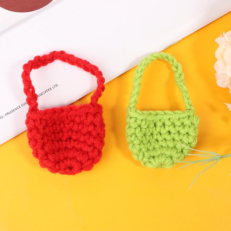 1/12 Dollhouse Woven Plush Shoulder Bag Dollhouse Mini Crossbody Bag Handbag For Dolls Dress Up Aceessories