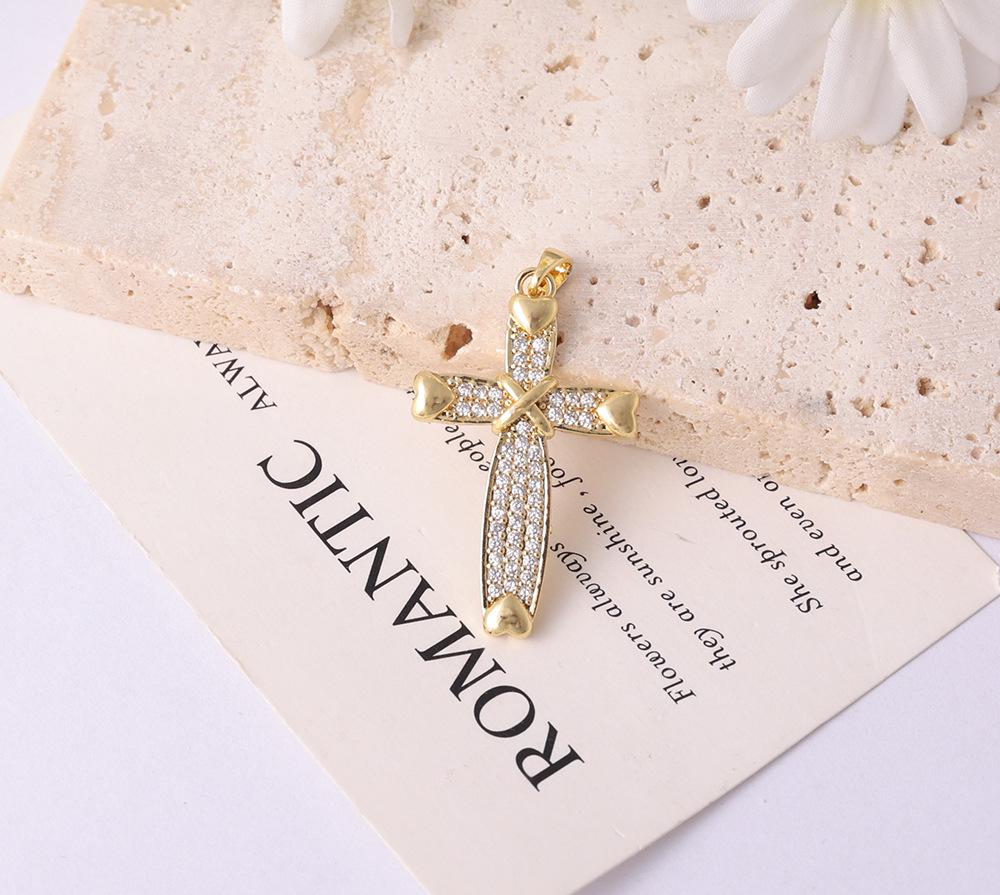 Luxury Hip Hop Electroplated Cross Pendant Necklace for Women - European & American Style Clavicle Chain