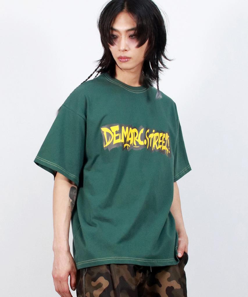 Deumakeu M Text Graffiti Boxy Short Sleeve Tee- Khaki