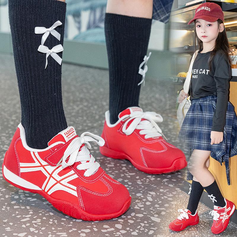 New spring and autumn styles of children's athletic shoes: breathable, soft-soled running shoes for girls, and trendy red and yellow casual shoes for