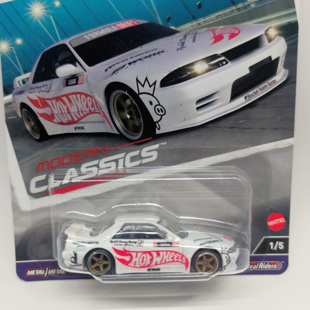 Hot Wheels MODERN CLASSICS NISSAN SKYLINE R32 PANDEM Skyline BNR32 Pandem Car Shop GT-R (Nissan RB26) [Miniature Takahashi]