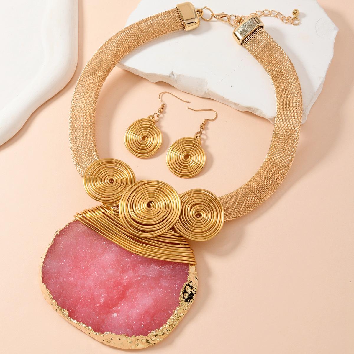

Преувеличенный великолепный геометрический кулон из необработанной руды, цепочка на ключицу, банкетное ожерелье, набор серег для женщин розовый