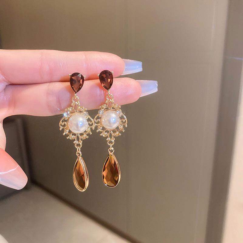Vintage French-Style Silver Needle Earrings - Women's Elegant Studs with Retro Court Charm