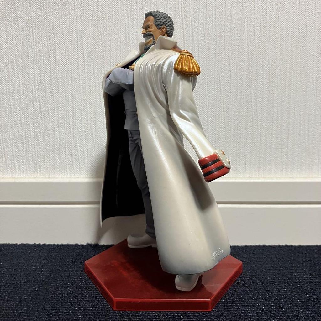 [USED] ONE PIECE Vice Admiral Garp Figure
