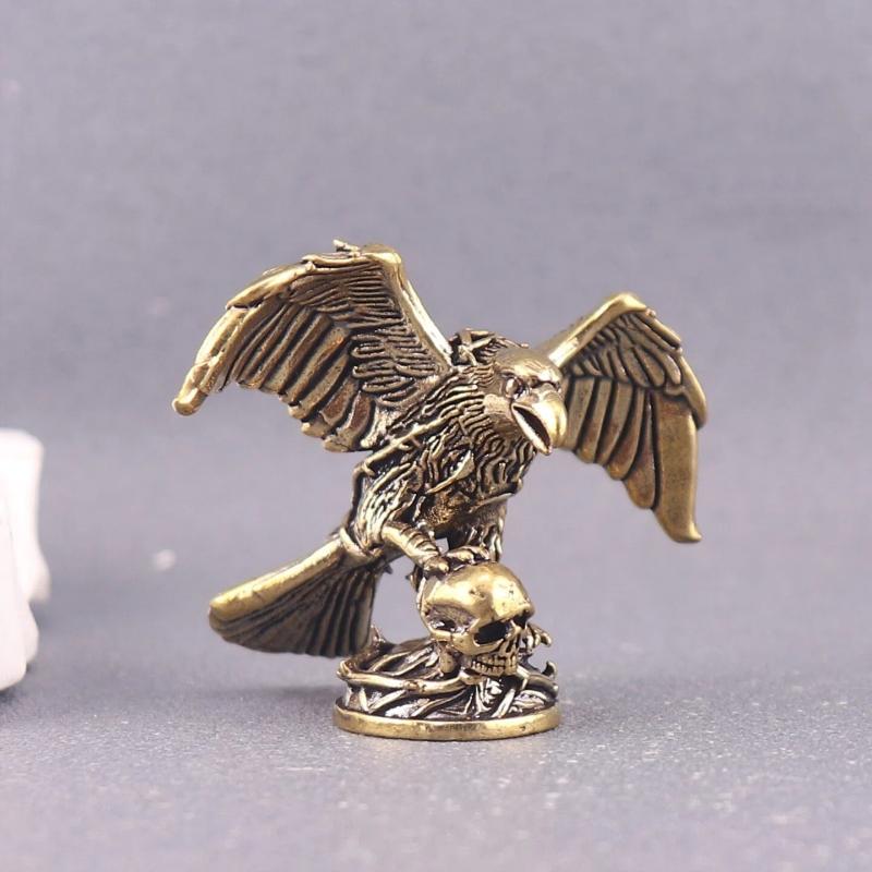 Vintage Brass Eagle Skull Figurine Tone Exquisite Sculpture Creative Desktop Decor Gothic Art Ornament Animal Craft Gift