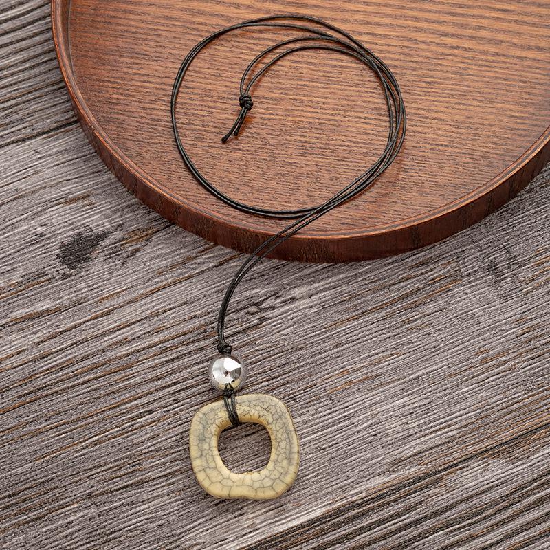 2025 Fashion Leather Cord Clavicle Necklace - Women's High-End Luxury Pendant Chain Accessories