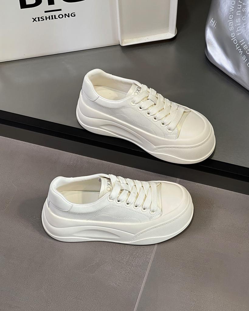 Lederplateau weiße Schuhe Damen 2025 neu vielseitig Füße klein lässige Sportschuhe leicht Muffin-Schuhe Board-Schuhe Tide