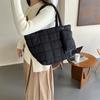 Stylish Large Capacity Quilted Tote Bag For Women Fashionable 2023 Trendy Shoulder Bag