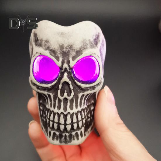 Halloween Skull Candle Light Decoration Spooky Skeleton Statue Tabletop Decor for Outdoor Yard Graveyard Halloween Party Supplies