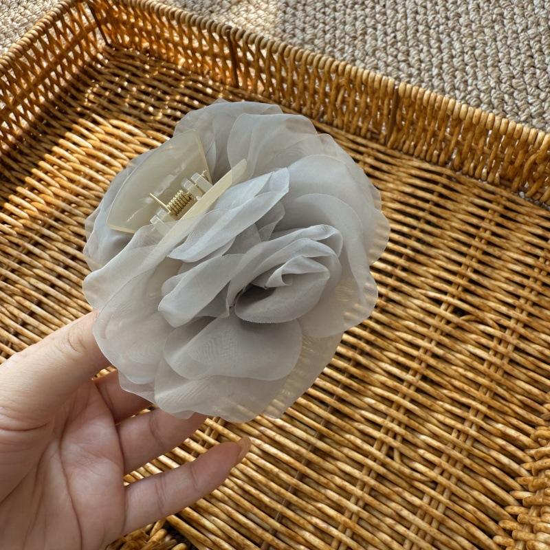 Elegant and gentle rose floral mesh double-sided hair clip with a high-end, fashionable hair accessory for women