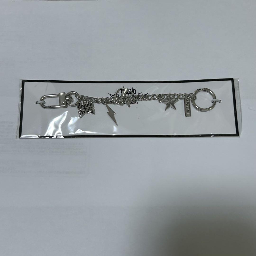 

[Б/У] straykids domin ate брелок B