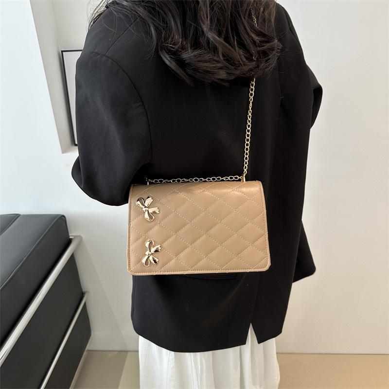 Fashion Rhombus Chain Bow Hardware Decoration Shoulder Women'S Crossbody Small Square Bag