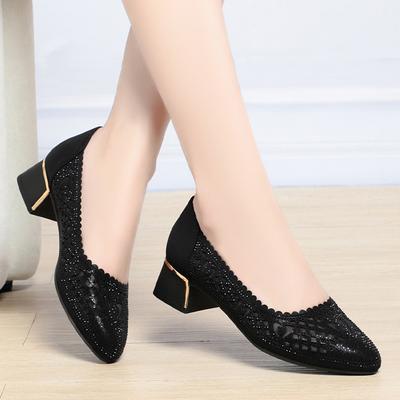 Scarpe Estive da Donna a Tacco Medio in Rete Comode Sandali con Tacco Largo Traforati a Punta Chiusa per Donne di Mezza Età