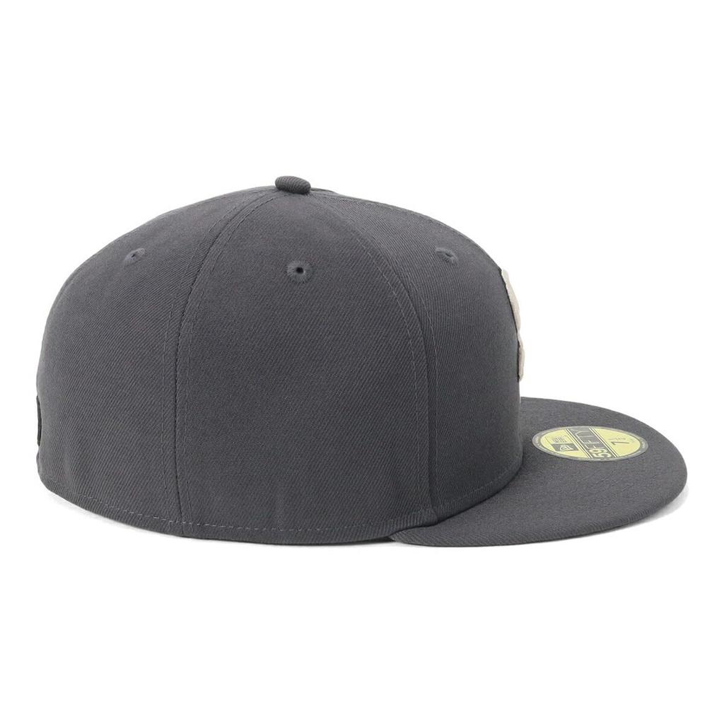 New Era 59FIFTY Cap MLB Chicago White Sox CWS Graphite Gray UNDER VISOR ONSPOTZ Exclusive and 5950 SOX Straight Flat Visor Stylish Streetwear Travel