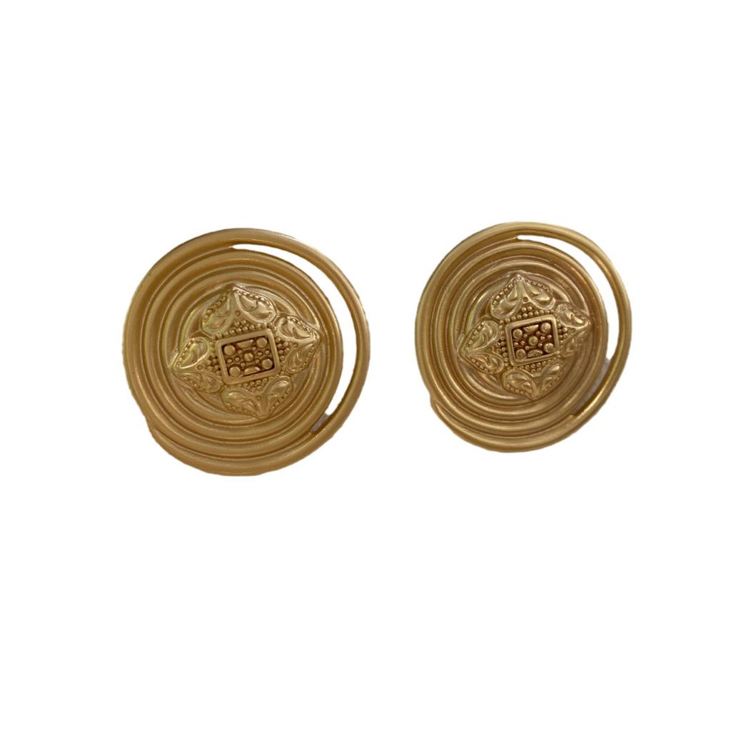Hong Kong Style Retro Metal Button Stud Earrings, High-End Light Luxury Gold Design Totem Exaggerated Earrings