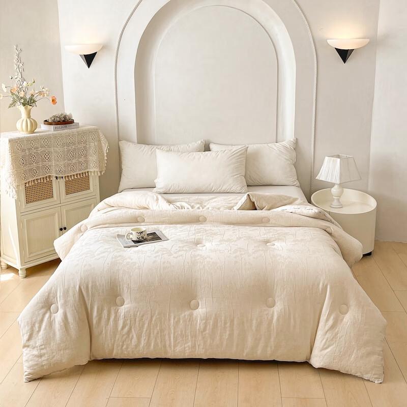 

CALVERT Linen Cotton Blend Winter Quilt