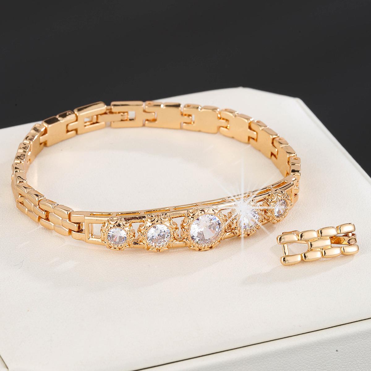 

Модный классический универсальный браслет с инкрустацией цирконом, темперамент, элегантный простой регулируемый браслет на каждый день для отдыха золотой