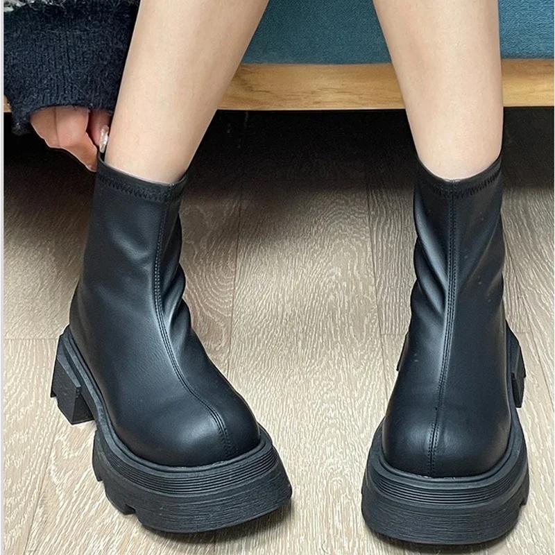 

Мода 2024 года Ботинки на платформе Готические короткие сапоги Модные ботильоны с молнией сзади Ботильоны на платформе Толстая подошва Женские ботинки челси 39 чёрный