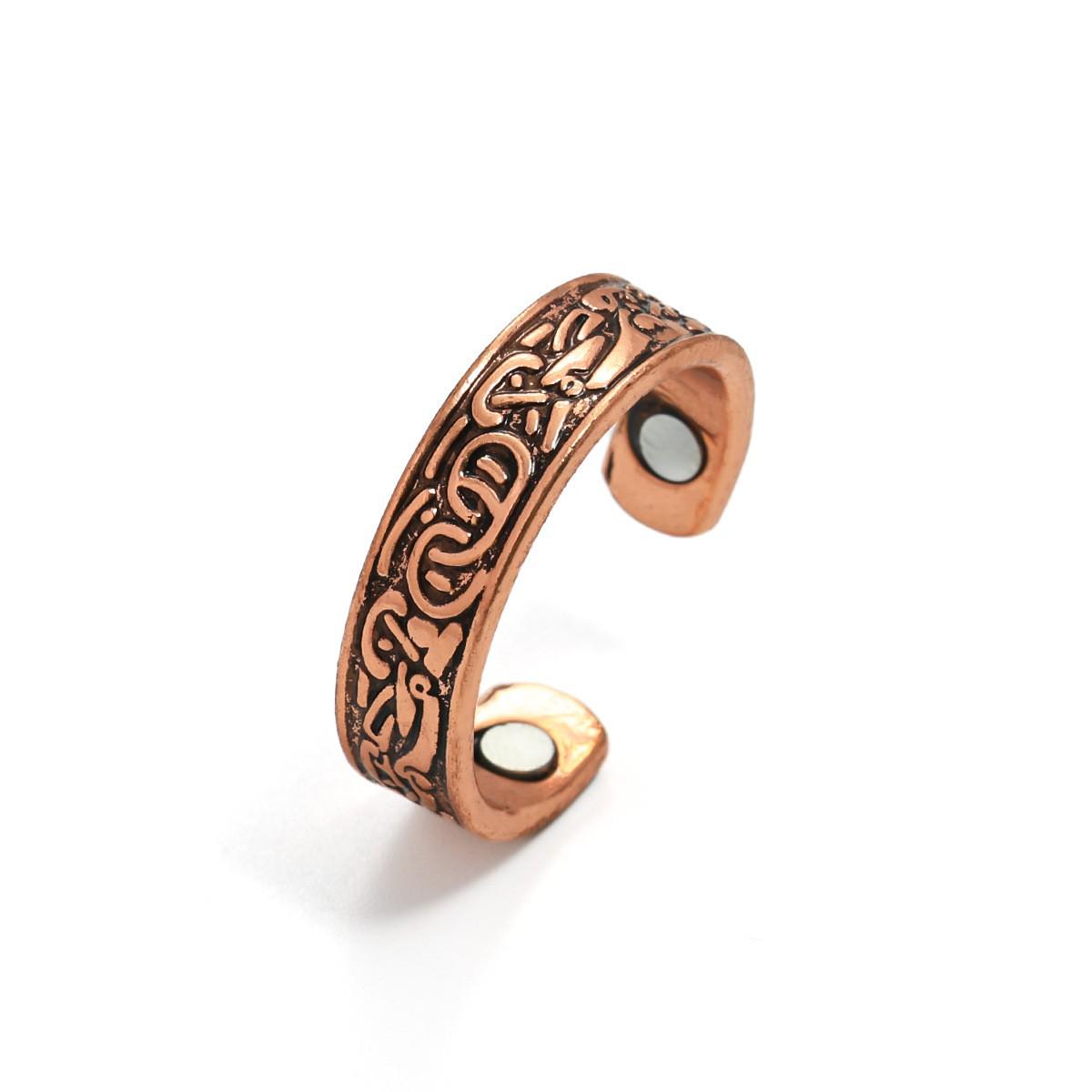 Retro Irregular Pattern Red Copper Magnet Ring - Niche European & American Design