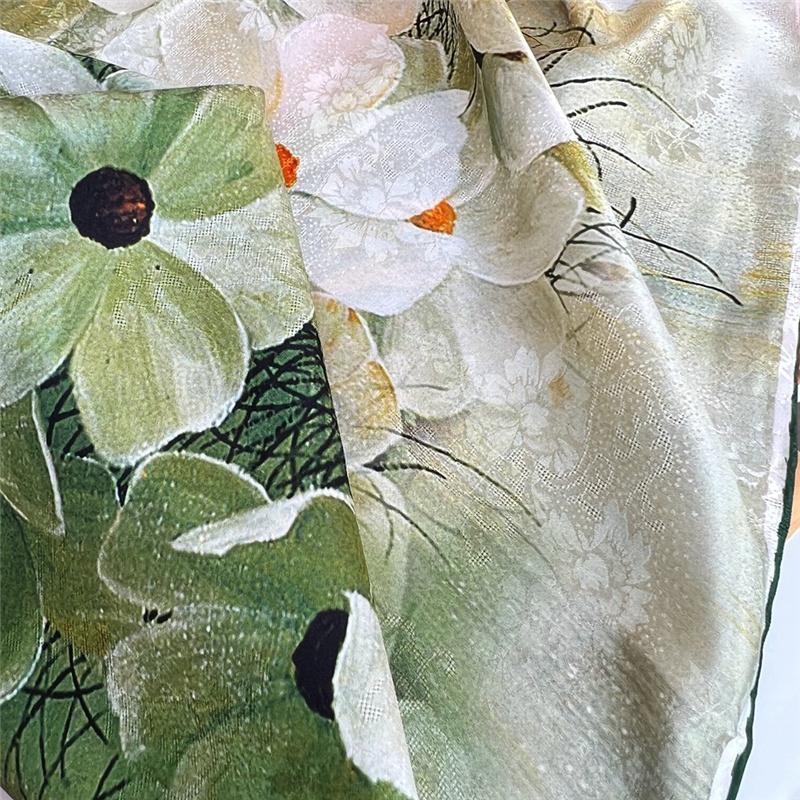 106*106cm 100% Maulbeerseide Hochwertiger doppelseitiger quadratischer Schal Schal Halstuch