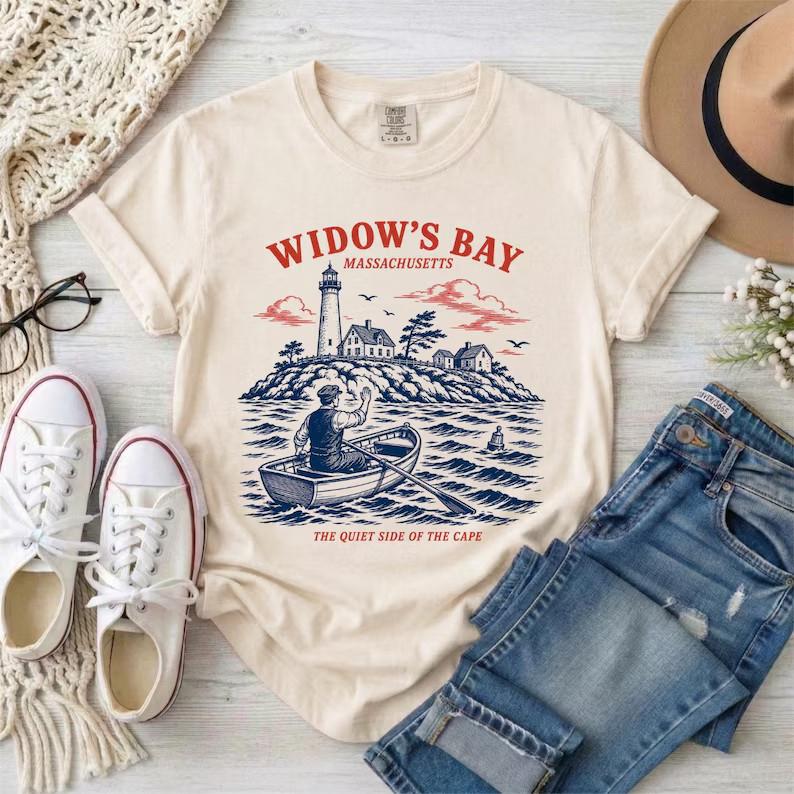 Widow's Bay Massachusetts Lighthouse Coastal Vintage 90s Graphic T-Shirt Unisex T-Shirt