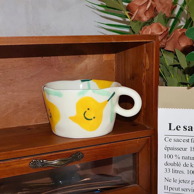 

Милые Керамические Кружки с Мультяшным Рисунком Креативная Чашка Кофейная Кружка для Обеденного Стола Молочные Чашки Чашка для Послеобеденного Чая Контейнер для Фруктового Сока 300ml лимон