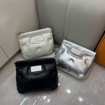 Grenzüberschreitende High-End-Lammfell-Damentasche Nischen-Vielseitige Kette Magnetverschluss Wolkenkissen-Tasche Leichter Luxus Schulter-Umhängetasche