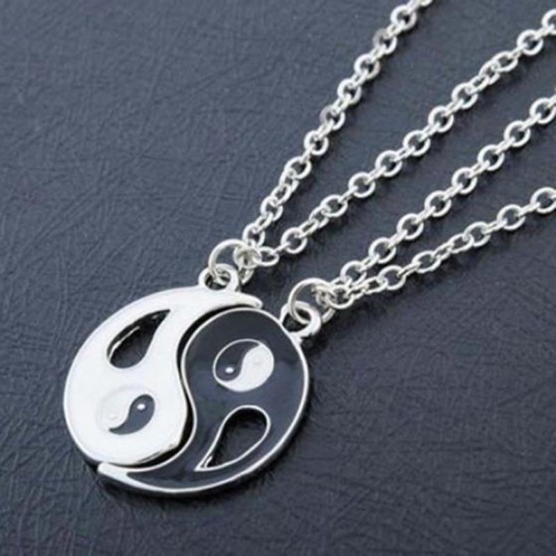 2 Adet Siyah Beyaz Yin Yang Hollow Kolye Kolye Çift Kardeş Arkadaş Takı