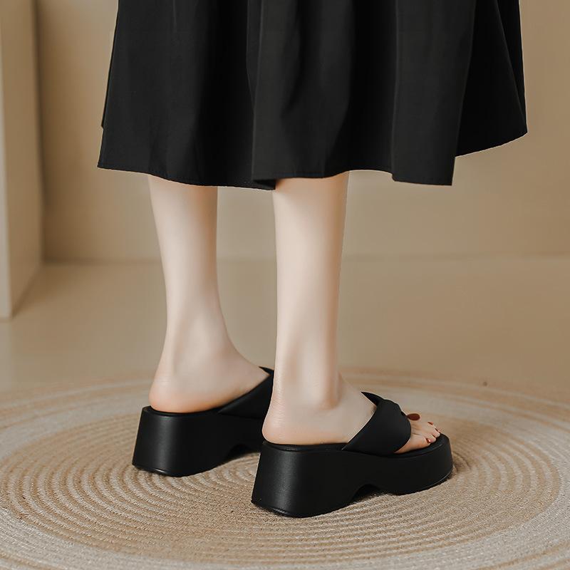 Thick-soled French fairy wind toe flip-flops shoes for women to wear summer new square head slope heel beach cool slippers