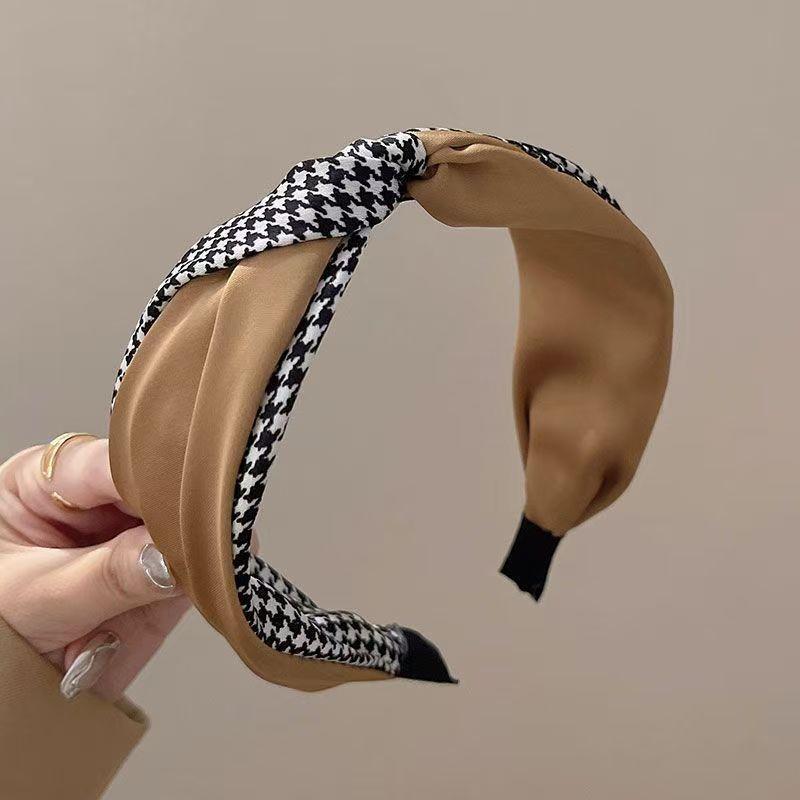 Luxurious Wide-Brimmed Headband for Women - Top Knot Design, Perfect for Autumn/Winter