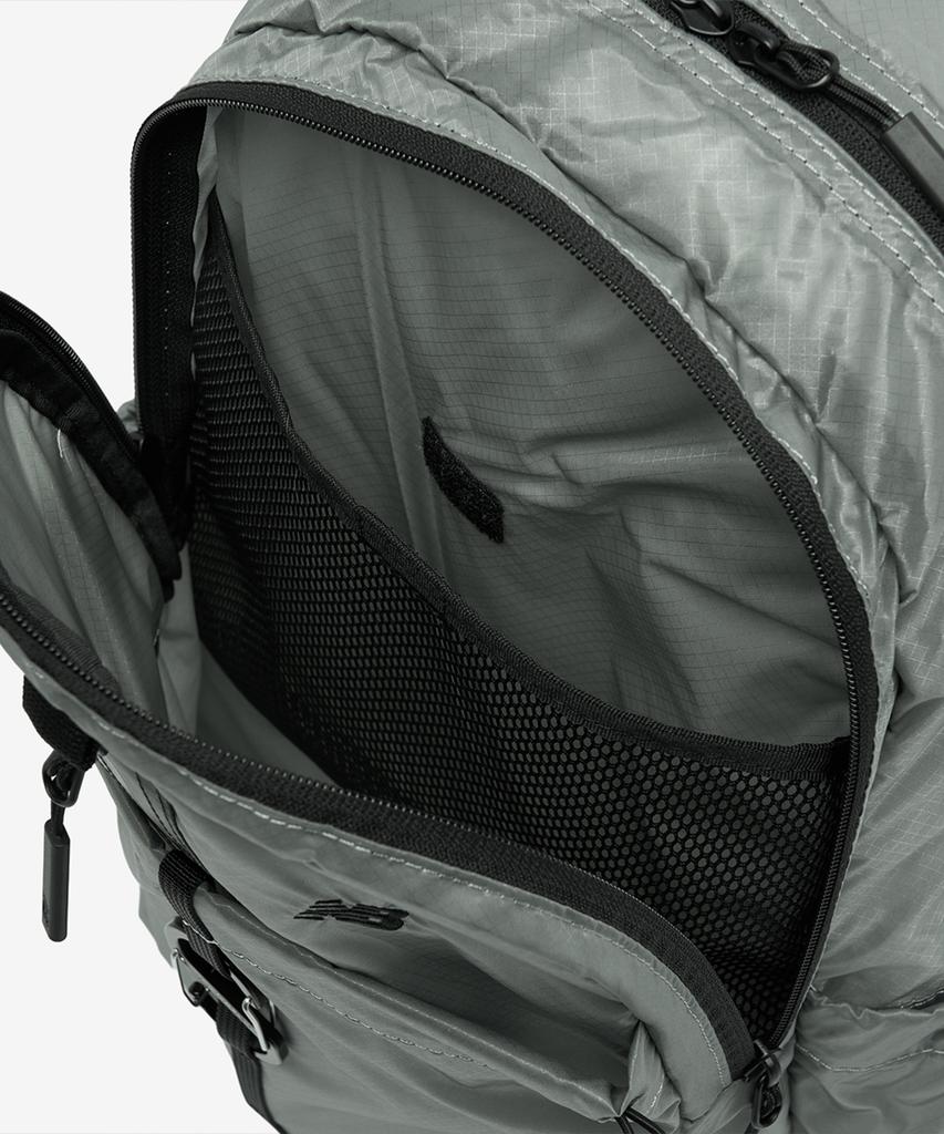 New Balance Nbgcgs1206 / Light Backpack V2 (Light Gray)