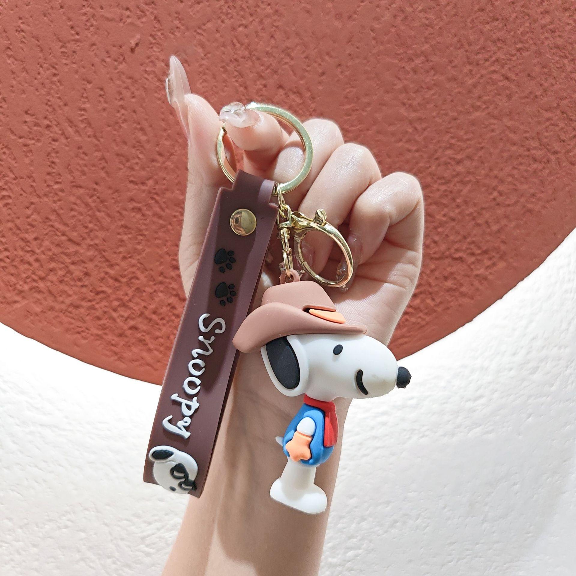 Cartoon Sized Snoopy Keychain Charlie Doll Bag Hanging Decoration Car Pendant Small Gift