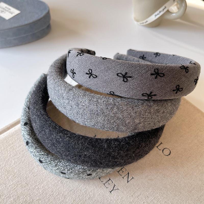 Gray Plush Wide Brim Headband: Versatile Women's Hair Accessory