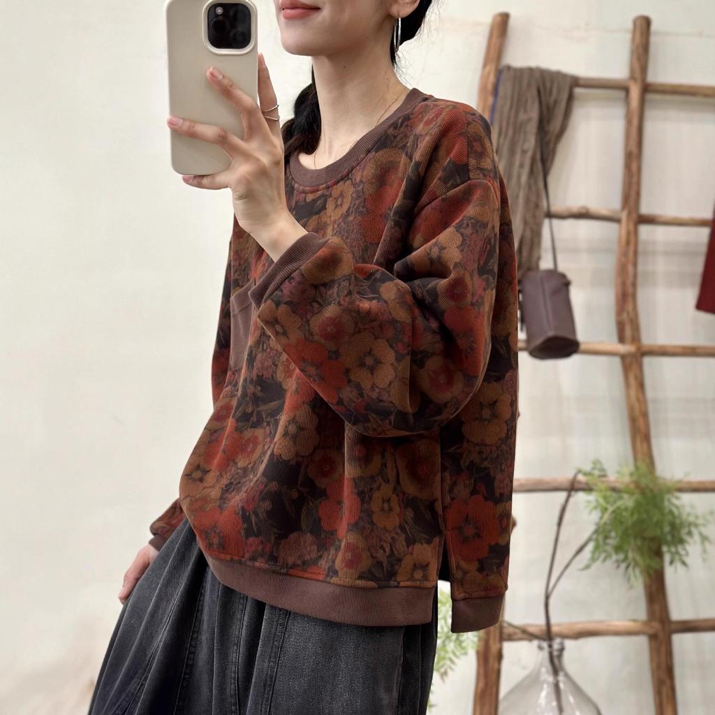 Winter Arrival Women's Retro Print Velvet Slimming Hoodie - Round Neck Pullover Casual Top