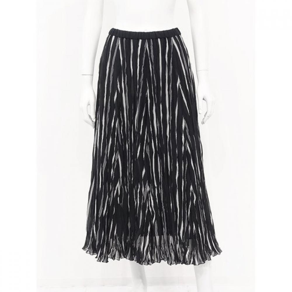 Specchio Long Skirt With Wrinkle Pattern 451 246