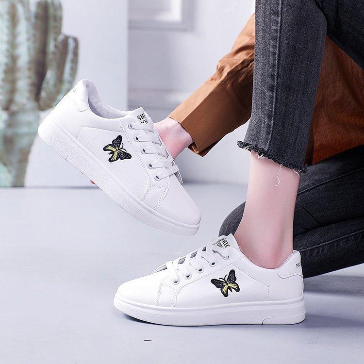 2025 Summer and Autumn Store New Board Shoes PU Leather Round Head Ribbon Fashion Casual Shoes Student Shoes White Shoes