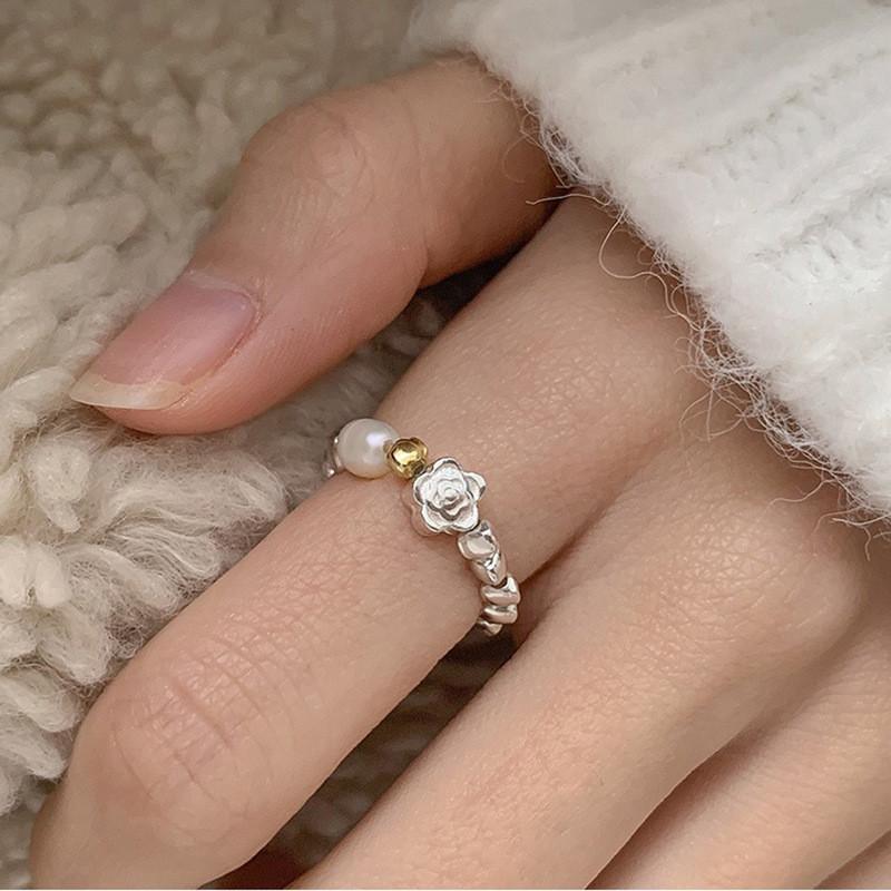 Elegant Korean Floral Design Pearl Ring For Women With Copper Material And Elastic Band