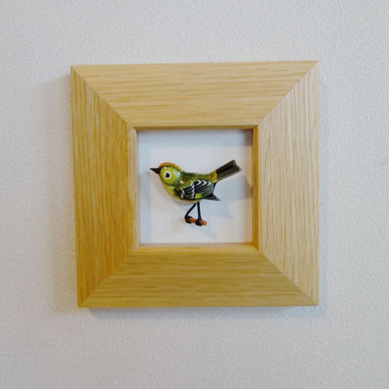 Used Wood carving brooch of wild birds, Goldcrest, Lovebird, Crafts