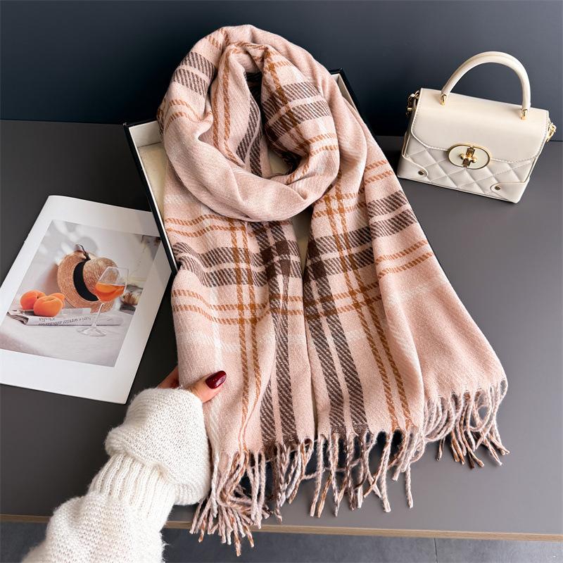 New high-end imitation cashmere soft waxy shawl scarf to keep warm from the cold, autumn and winter plaid fringed women's scarf
