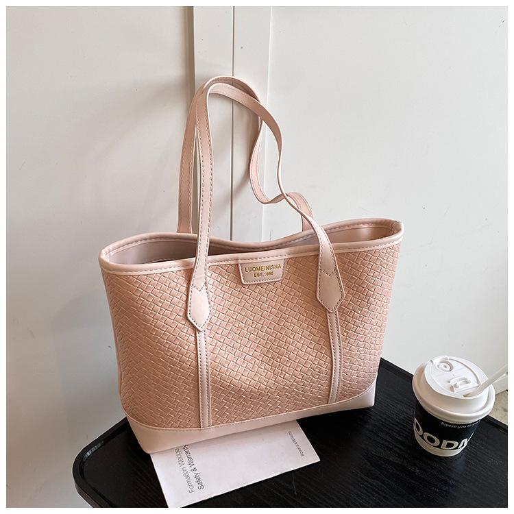 Spring and summer large-capacity commuter woven bag women's new lazy style fashion portable shoulder armpit