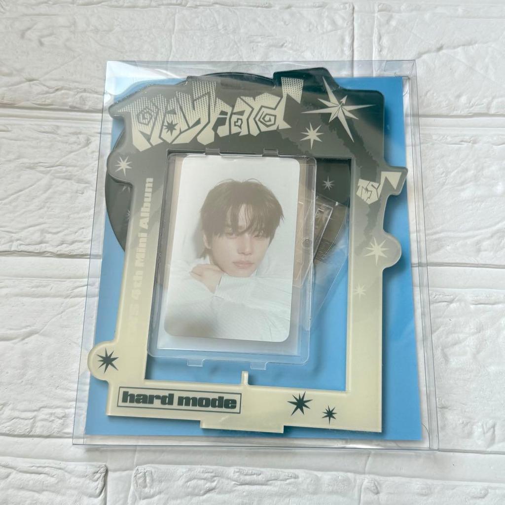 [USED] Tws Play Hard Popup Acrylic Stand Signu