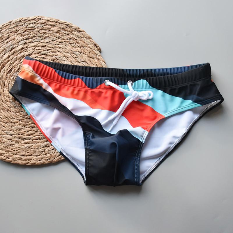 Men's Sexy Low-Waist Swim Trunks Printed Color-Block Japanese-Style Bikini Swim Briefs Drawstring Beach & Hot Spring Swimwear