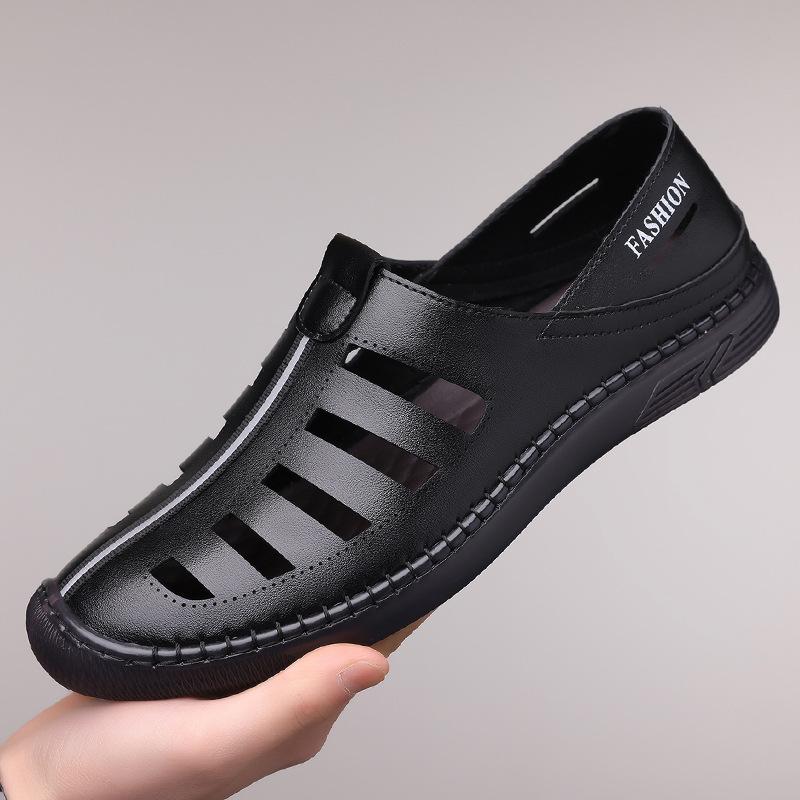 Fashion New Men Summer White Black Soft Hole Clogs Breathable Sandals Slipper Garden Beach Shoes Hombre Footwear