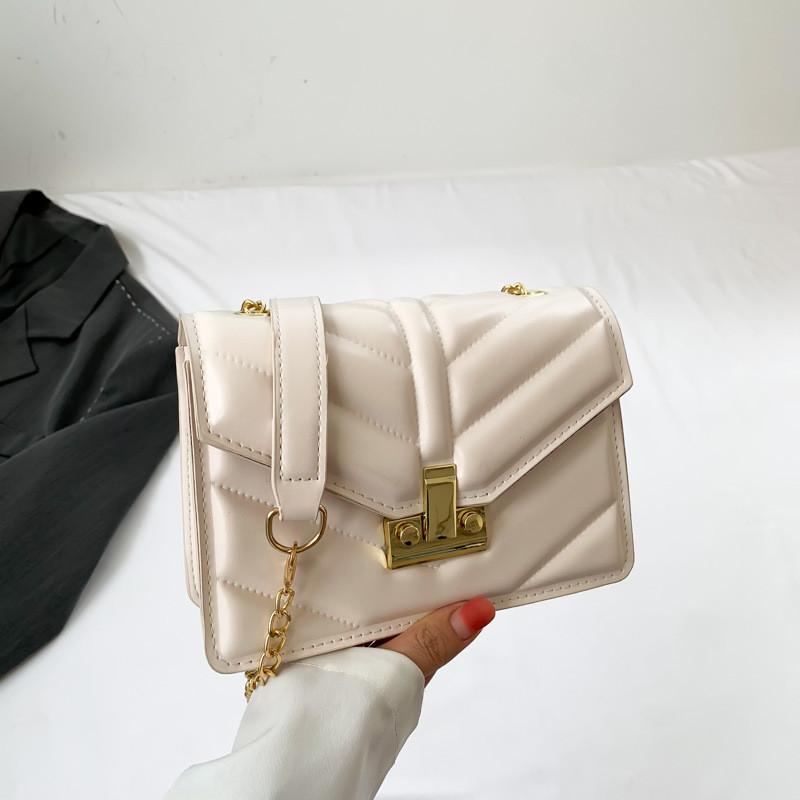Fashionable Casual Retro Small Square Handbag With Stylish Chain Strap Design
