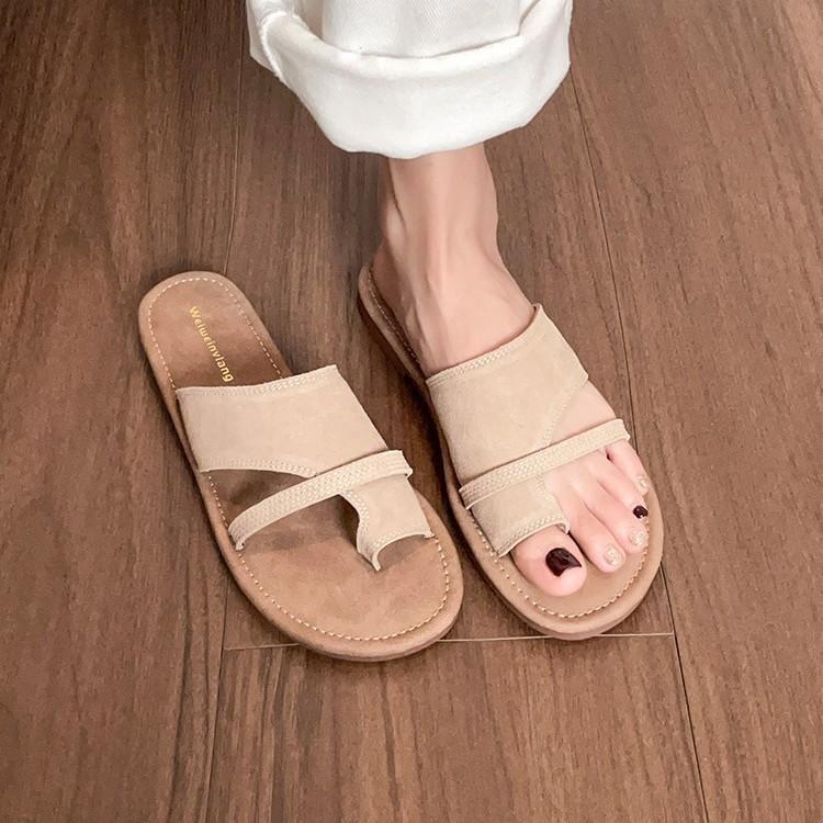 Wearing Round Head Resort Beach Casual Versatile Flip-flops French Temperament Pinch Foot Belt Buckle Flat Bottom Cool Slippers Women