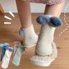 Weiße Rippenpunkt-Kniestrumpf-Schlafsocken für Schwangere