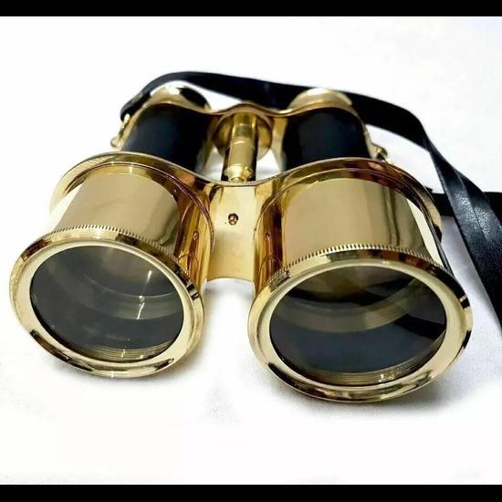 

Чорний морський шкіряний бінокль із шкіряним футляром